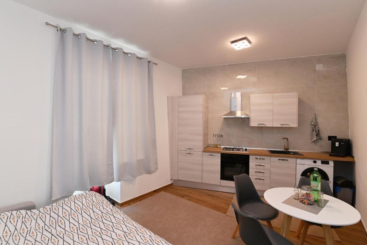 Tyson Apartman Rijeka Appartement Buitenkant foto